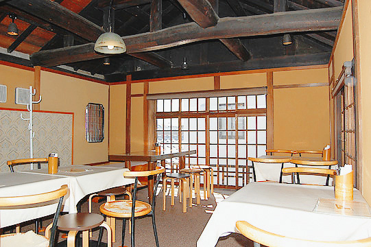 cafe-higano_02